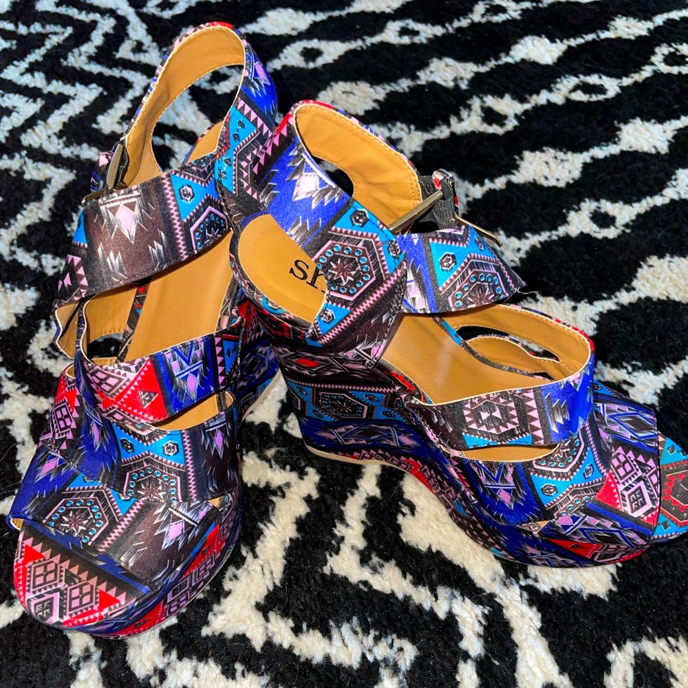 Boho print wedges 💜💙🩷❤️